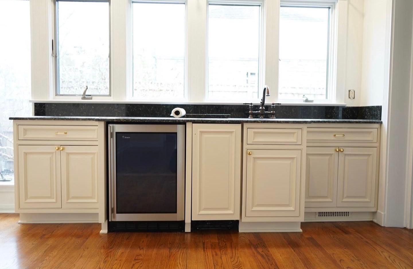 Cabinet Painting & Refinishing