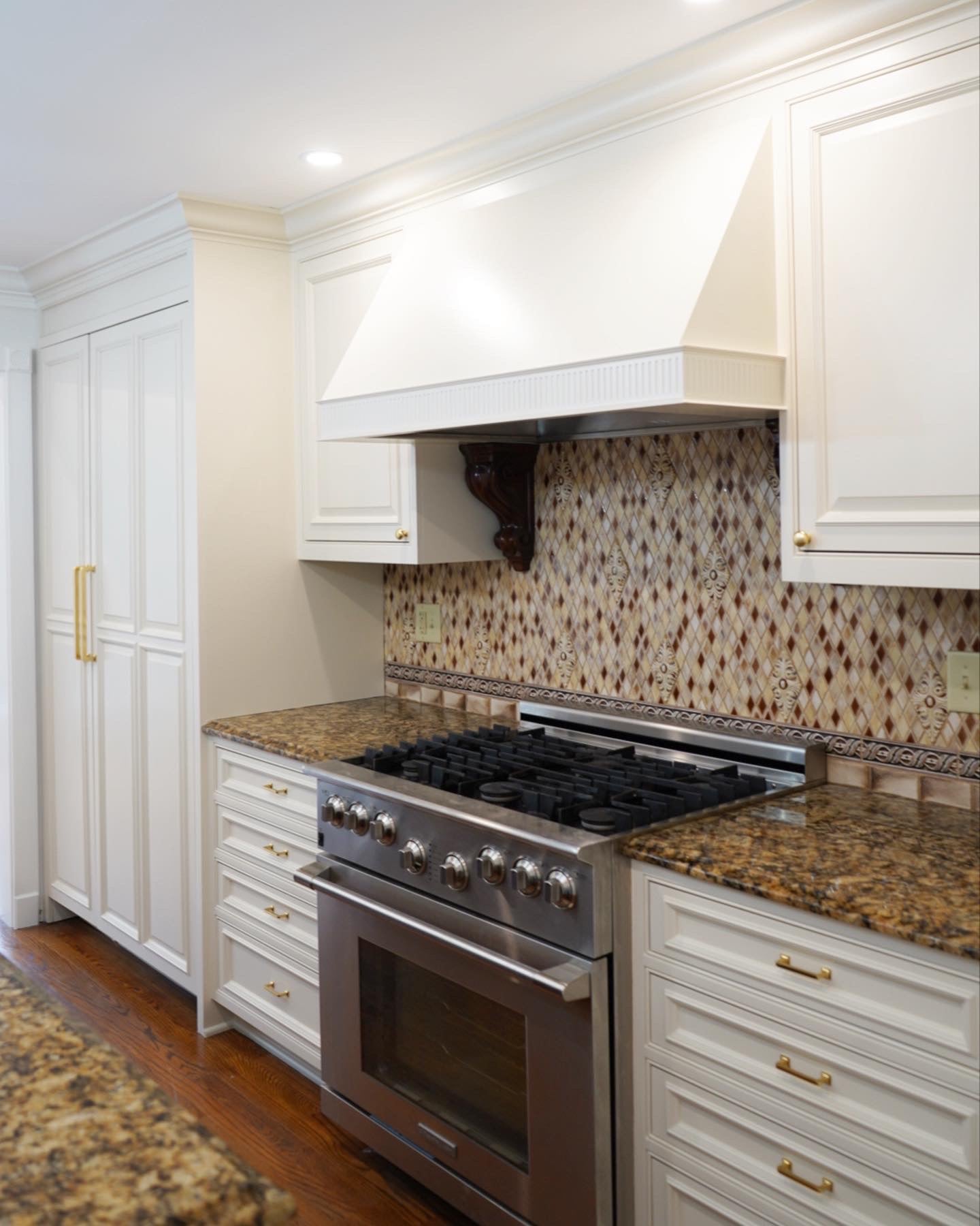 Cabinet Painting & Refinishing
